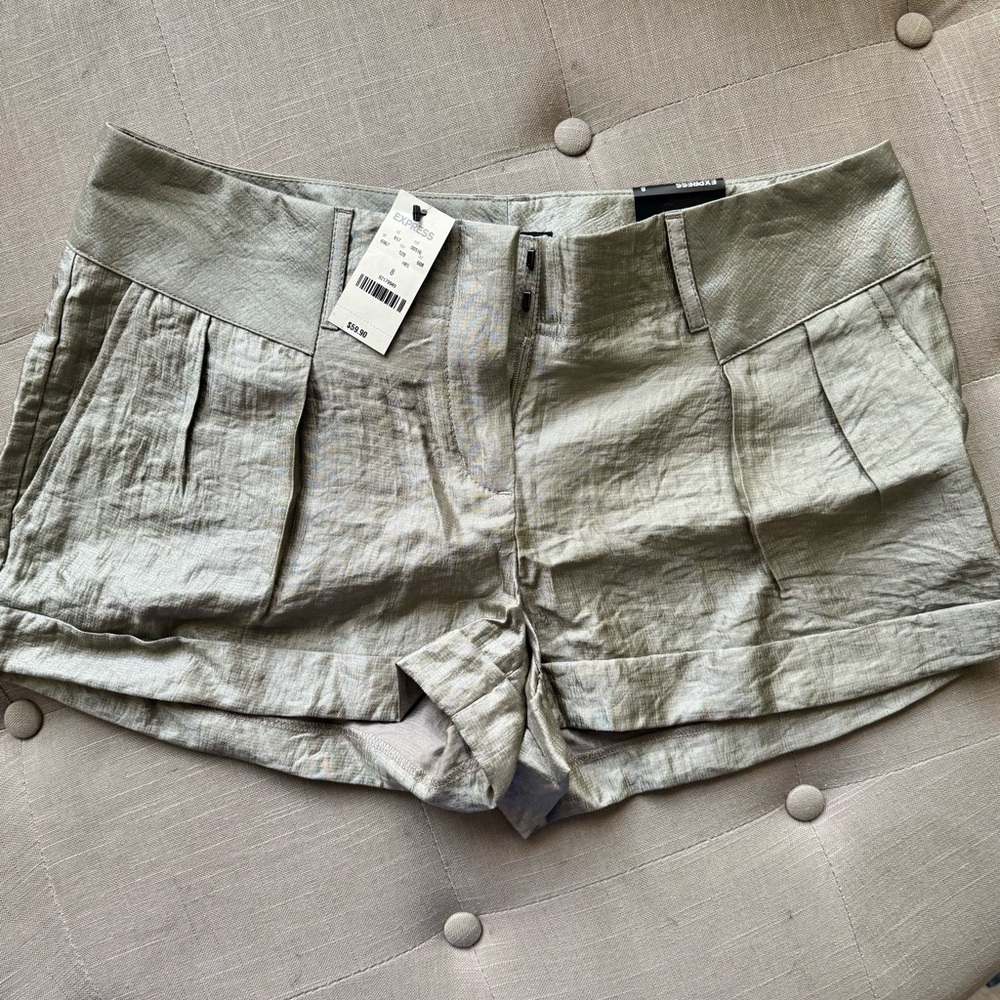 Express Shimmery Neutral Pleated Linen-Blend Shorts
